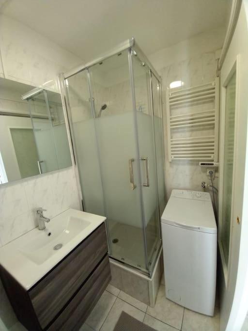 Appart 2/4 Pers Proche Centre Avec Balcon, Parking Narbonne Exterior foto
